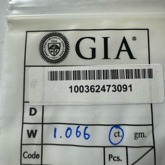 Very Rare 1.066 Carat Ruby, UNTREATED, Natural, Pear Shaped, GIA CERTIFIED - Picture 3 of 5